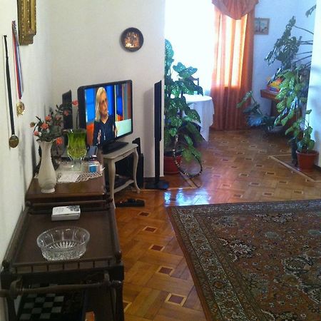 סוקהום Homestay On Akademika Sakharova מראה חיצוני תמונה
