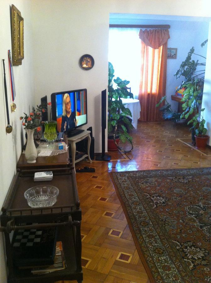 סוקהום Homestay On Akademika Sakharova מראה חיצוני תמונה
