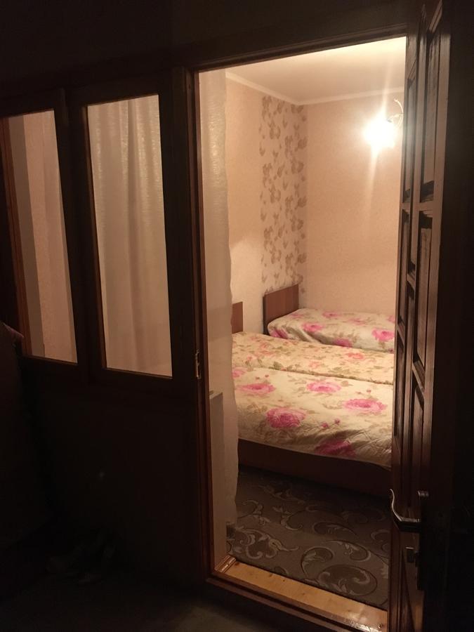 סוקהום Homestay On Akademika Sakharova מראה חיצוני תמונה