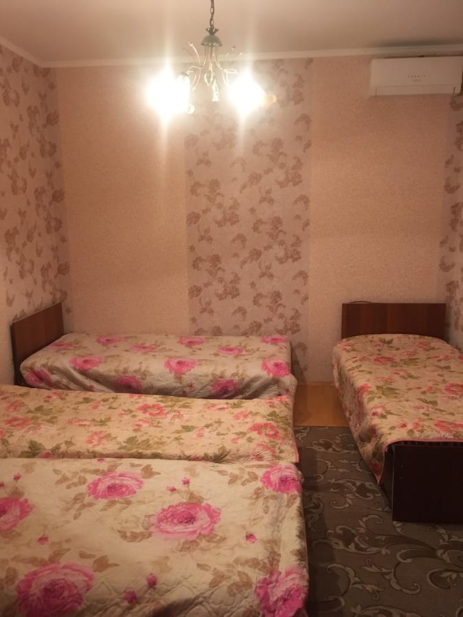 סוקהום Homestay On Akademika Sakharova מראה חיצוני תמונה